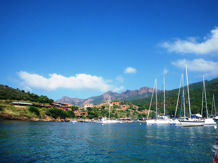 La Corse en Voilier Baie de Girolata
