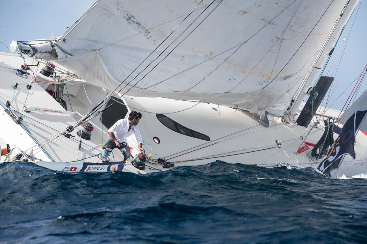Le skipper suisse Alan Roura (La Fabrique) sur la vague - Christophe Breschi