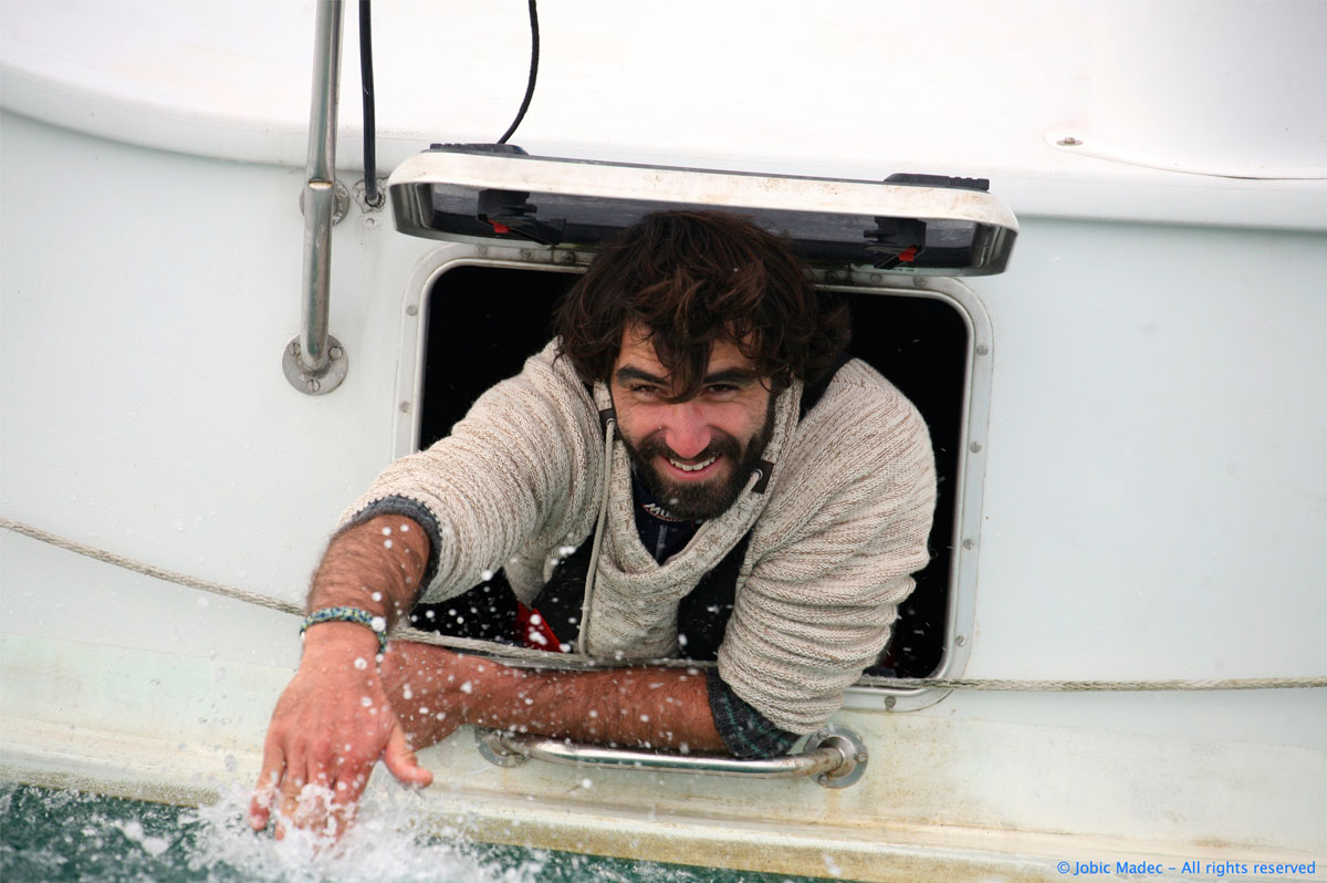 Le skipper suisse Alan Roura est prêt à se jeter dans le grand bain du Vendée Globe - Jobic Madec